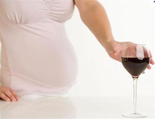 Mẹ nghiện rượu, con giảm trí thông minh